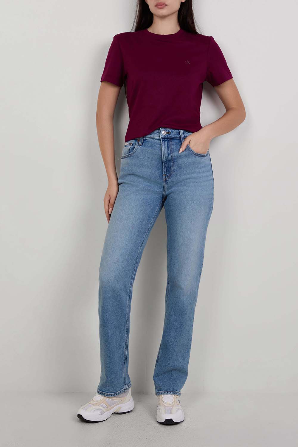 מכנסי ג'ינס בגזרה גבוהה וישרה